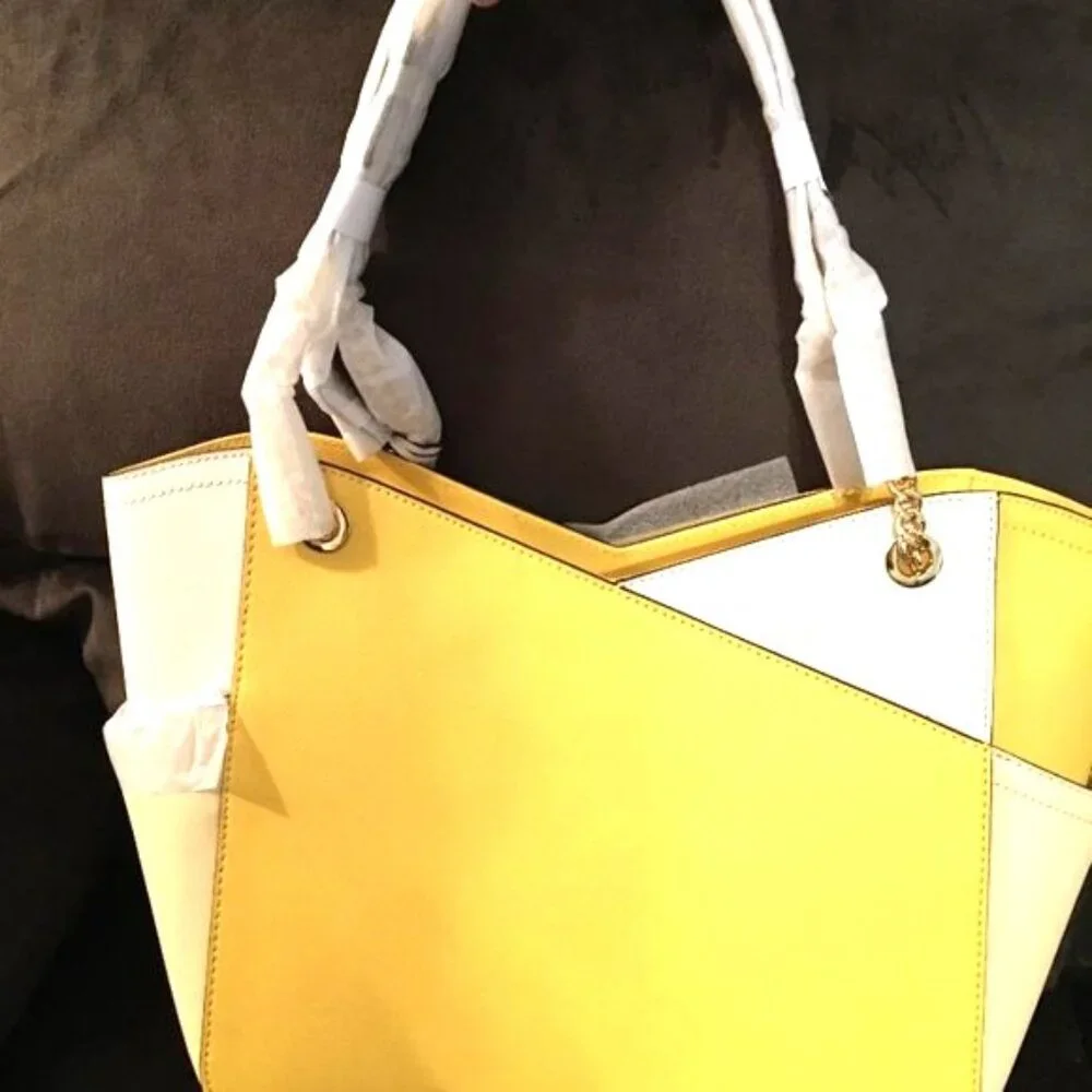Michael Kors Jet Set XL Chain Travel Tote = Daffodil NWT